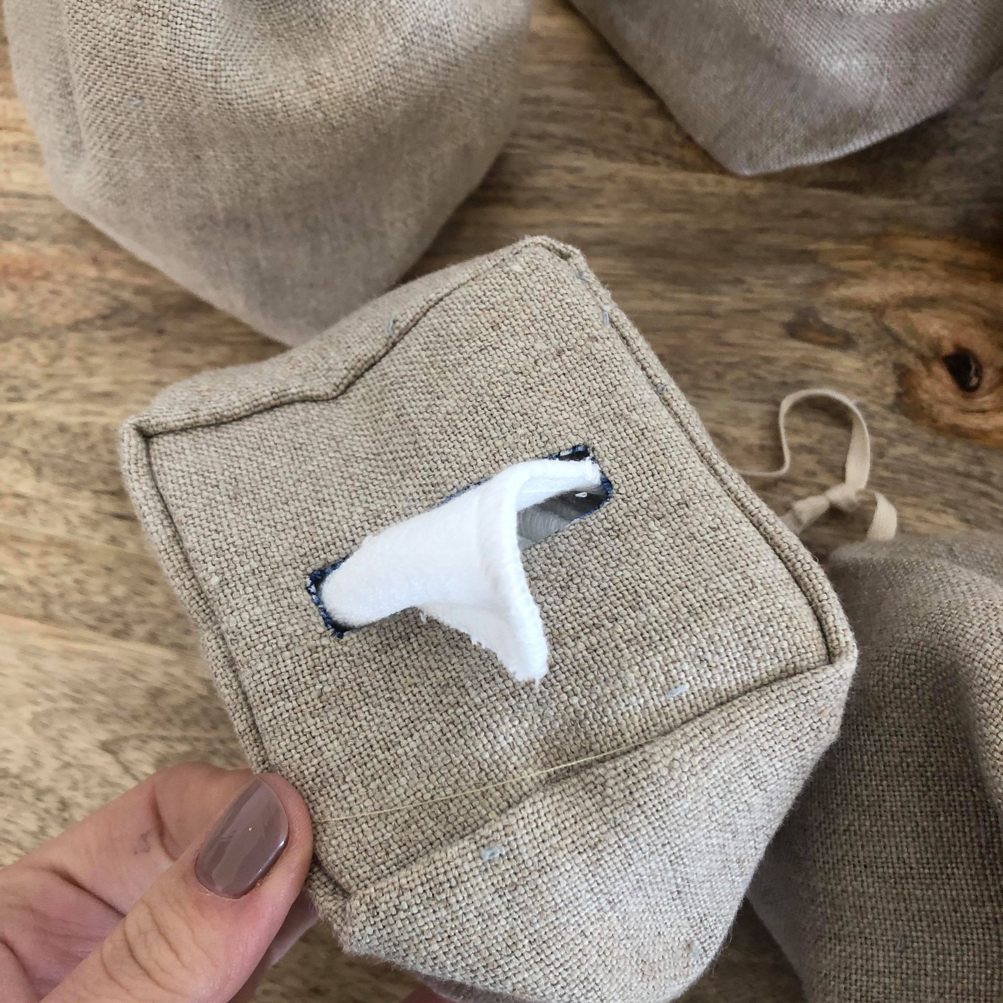 Kit démaquillant (pochon + lingettes + filet de lavage) Coloris aléatoire – Image 5