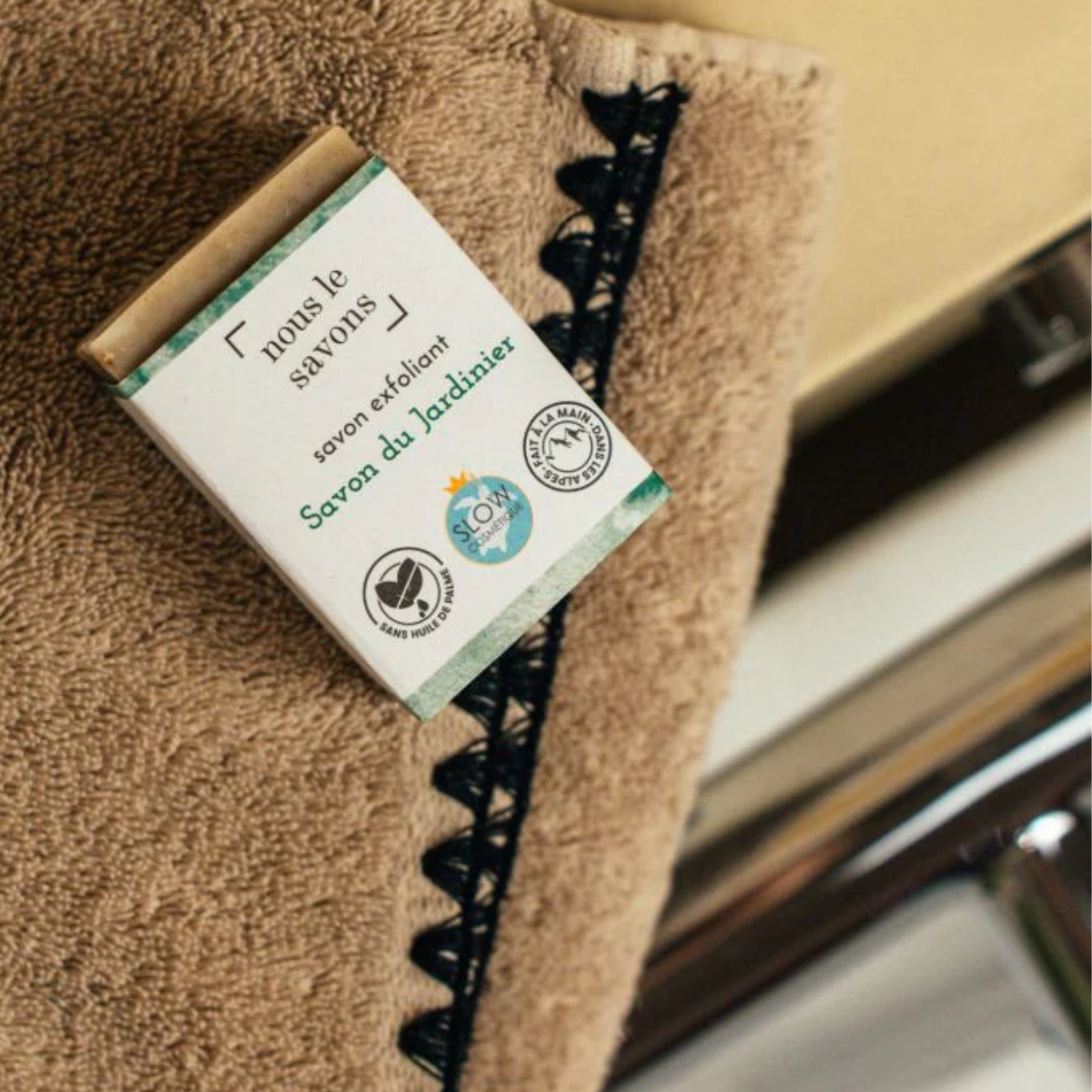 Savon du jardinier exfoliant à la poudre d’orties – Image 2